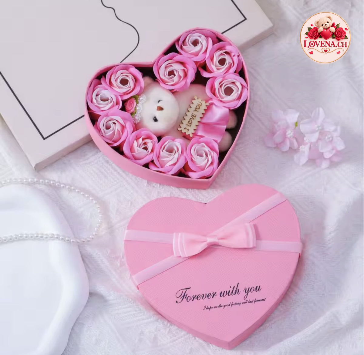 Herzbox mit Teddybär & Rosen – Forever With You