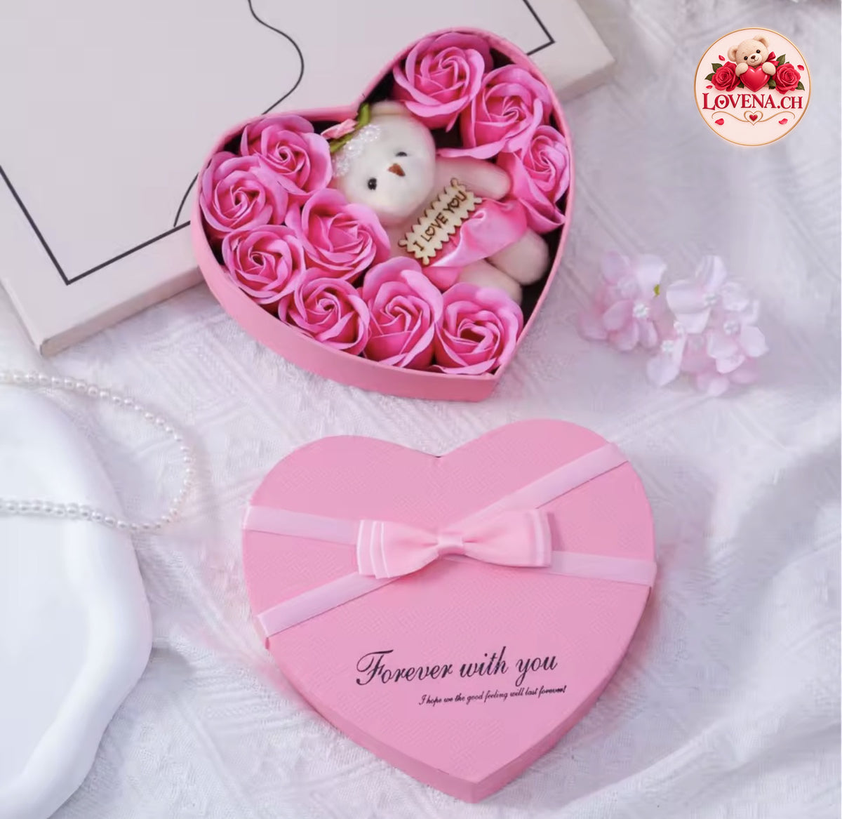 Herzbox mit Teddybär & Rosen – Forever With You